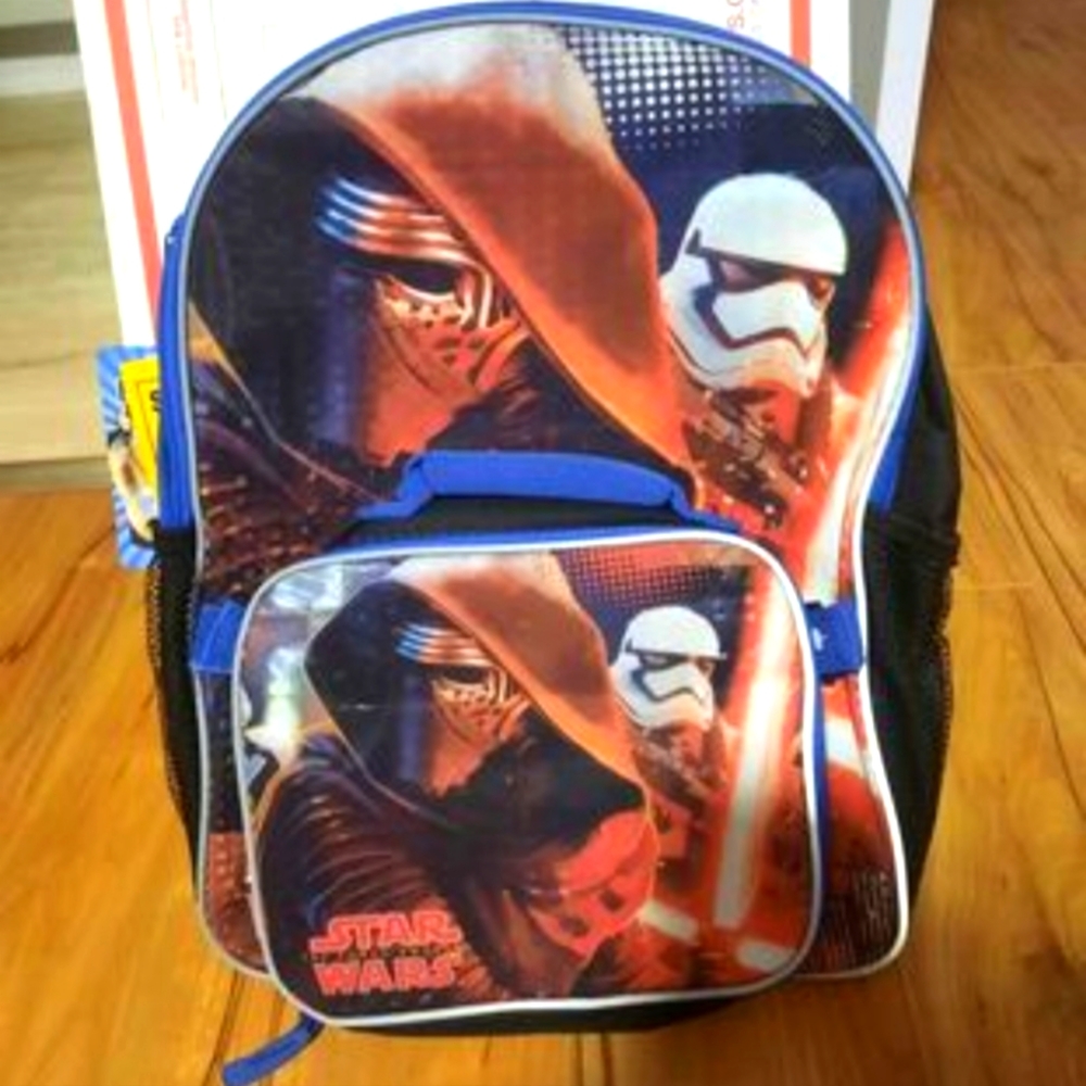 Brand new , never used Star Wars backpack and lunch bag